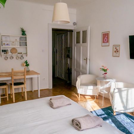 Quiet Apartment Near Buda Castle Budapeste Exterior foto